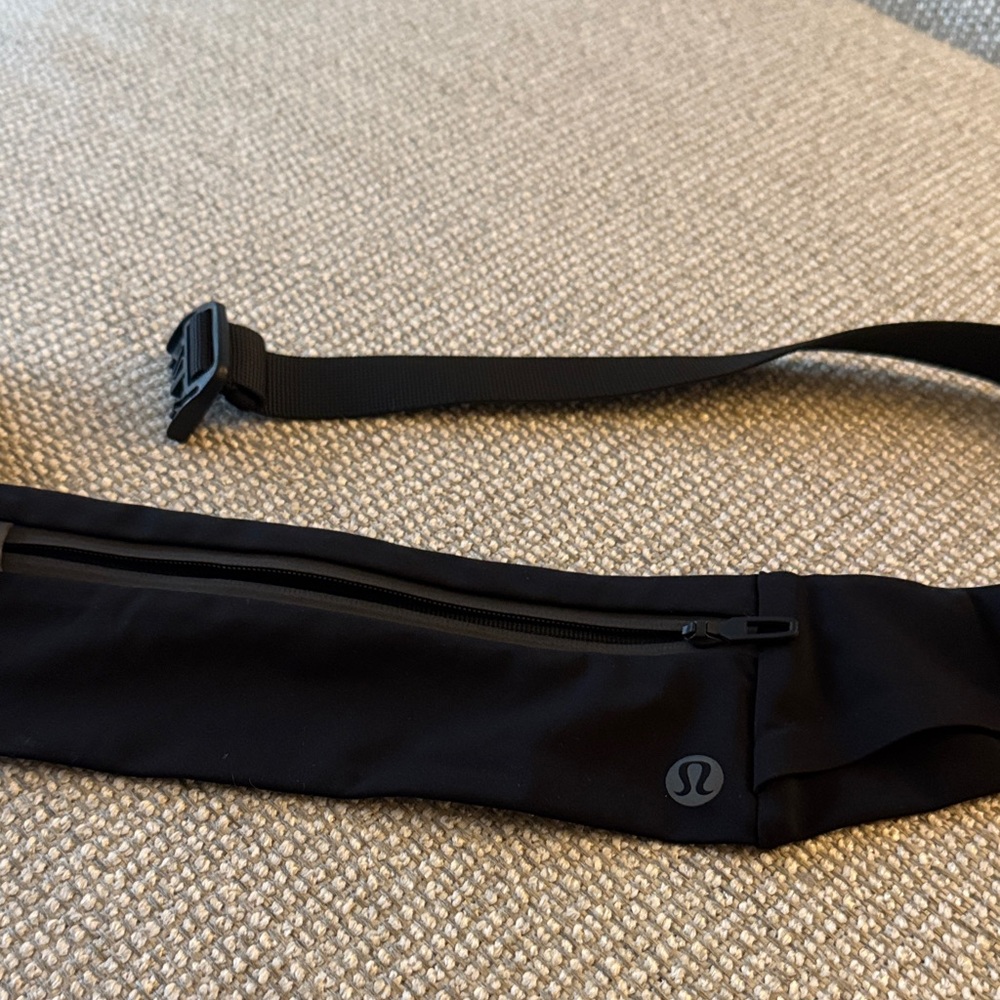 Lululemon Black Running Belt S/M